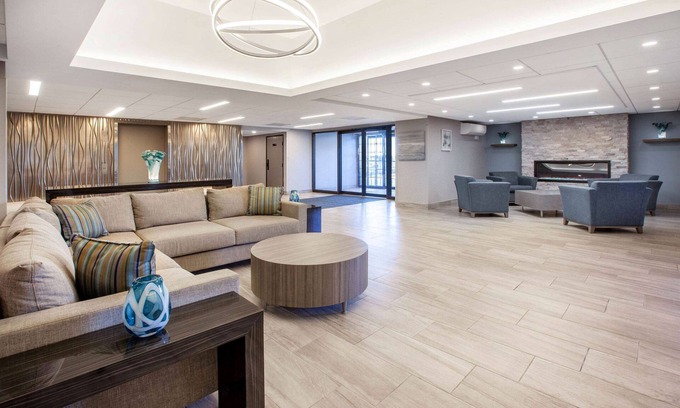 Romulus Hotel | Wingate by Wyndham Detroit Metro Airport
