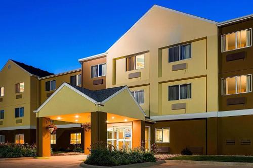 Oshkosh Hotel | Wingate by Wyndham Oshkosh