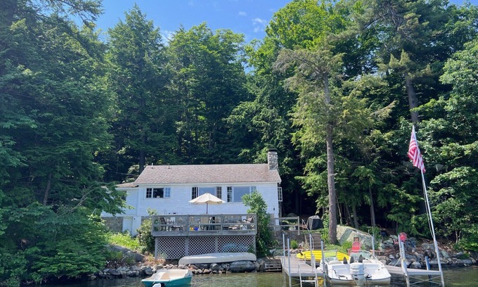 Meredith Casa | Winnipesaukee Heirloom Cottage
