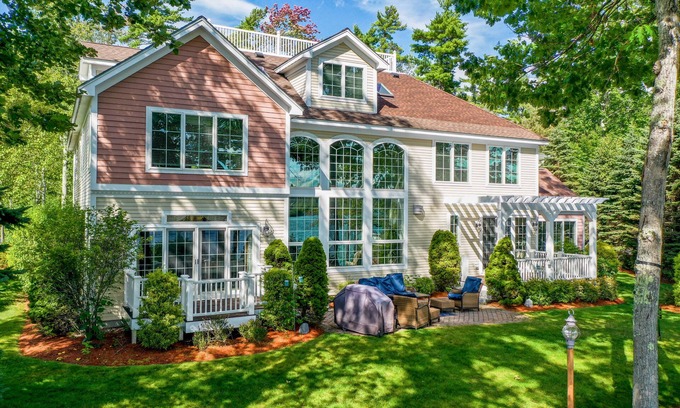 Moultonborough Casa | Winnipesaukee Luxury Home for 14 Prime Location LABOR DAY WEEK SPECIAL