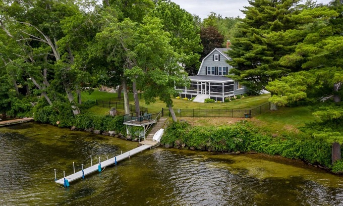 Melvin Village Casa | Winnipesaukee waterfront escape with private dock and guest cottage