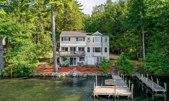 Meredith Casa | Winnipesaukee Waterfront in Meredith for 10