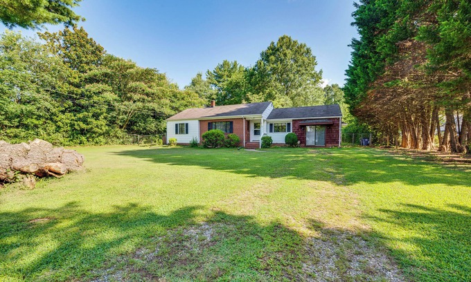 Winston - Salem Casa | Winston-Salem Home on 2 Acres - Spacious Deck!