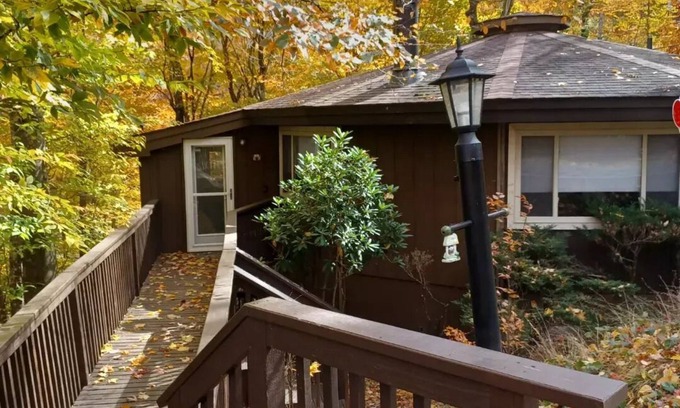 Beech Mountain Cabina | Winter is here! We are very close to the slopes.