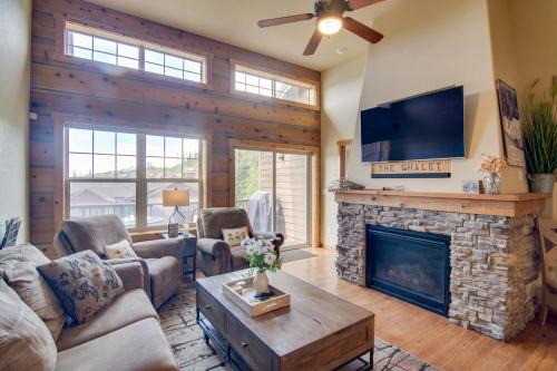 Rendezvous Casa | Winter Park Chalet with Hot Tub and Free Shuttle!
