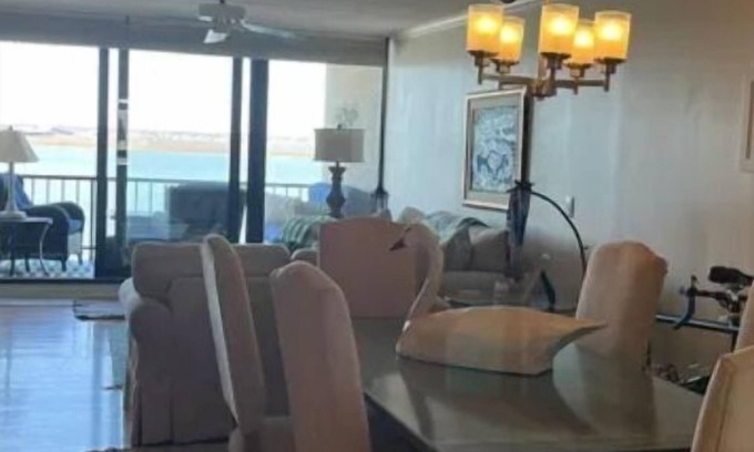 North End Condominio | Winter rental, 2 to 5 months,beutiful 7th floor condo unit in premier location