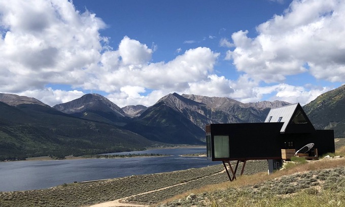 Twin Lakes Cabina | Winter retreat for the holidays! Nov 16-May 30th. 1 hr from Summit ski resorts.