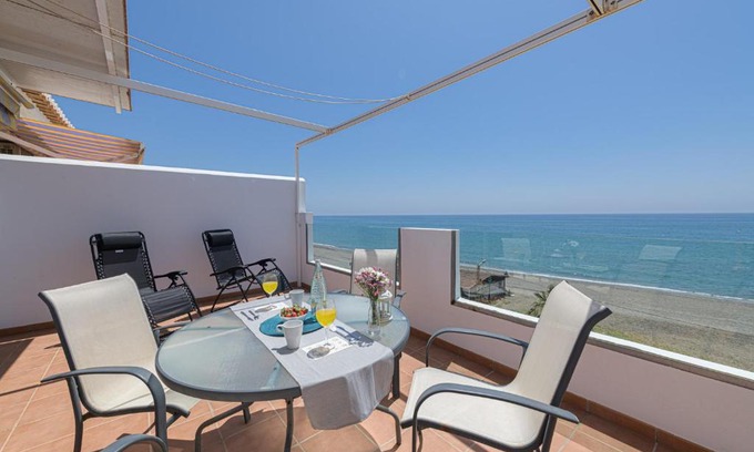 Torre de Benagalbon Apartamento | WintowinRentals Amazing Front Sea View & Relax