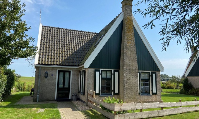 Hippolytushoef Casa | Wiringherlant by Interhome