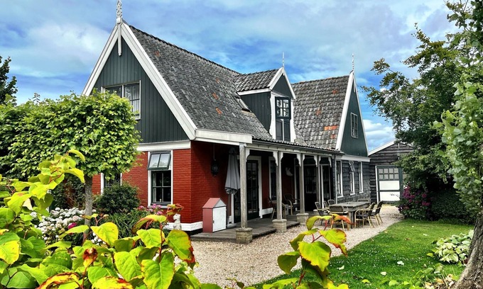 Hippolytushoef Casa | Wiringherlant by Interhome