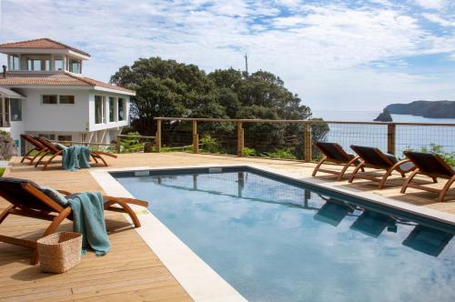 Val de San Vicente Villa | Wishome - Exclusiva villa con piscina al borde del mar con vistas de película