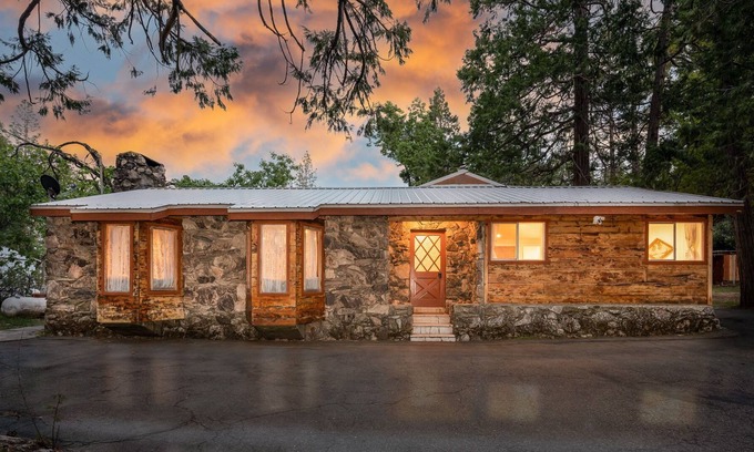Wishon Casa | Wishon Retreat: Views BBQ HotTub BassLake Yosemite