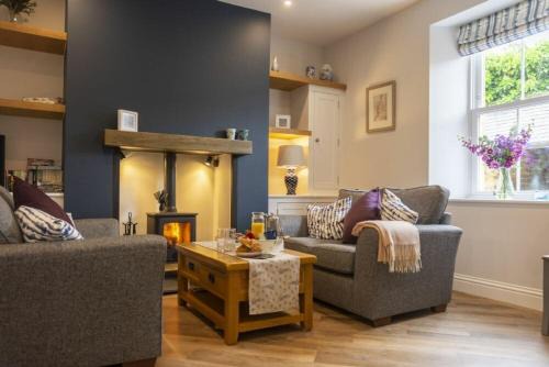 Warkworth Casa | Wisteria Cottage
