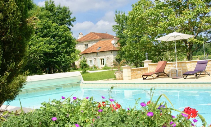 Velines Cabaña | Wisteria Cottage en los terrenos del siglo XVI. Manor histórico, piscina climatizada 12mx6m