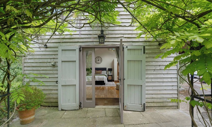 Patrixbourne Cabina | Wisteria Lodge - beautiful countryside retreat