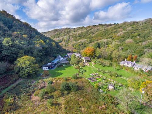 Fishguard Casa | Wisteria Lodge - Cottage