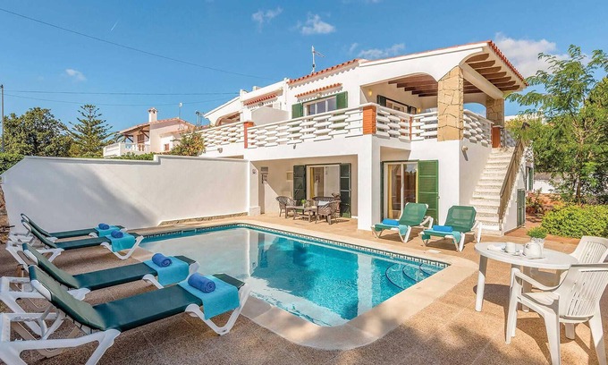 Punta Prima Casa | Within walking distance of the beach and a small selection of restaurants and stores, Villa Cati off