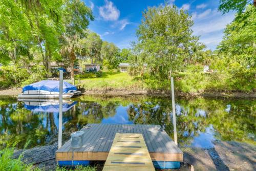 Crystal River Apartamento | Withlacoochee River Rental with Dock Access!