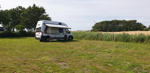 Emmelsbuell-Horsbuell Otro | Wohnmobilstellplatz Hemenswarft an der Nordsee - Meerblick