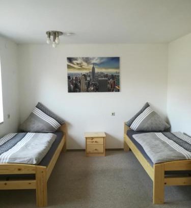 Hahnbach Casa | Wohnung-Haus für Arbeiter und Monteure bis 11 Personen Amberg