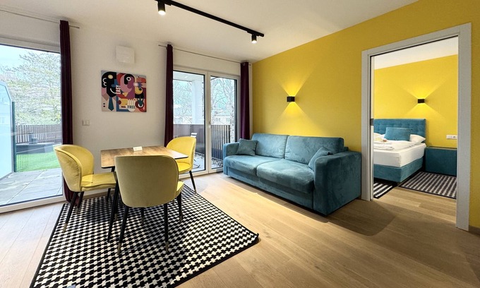 Liesing Apartamento | Wohnung mit Terrasse + Parkplatz