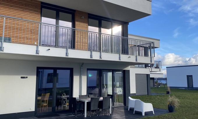 Schwerin Apartamento | Wohnung Seebrise Komfort - Ferienwohnung mit Terrasse und Garten