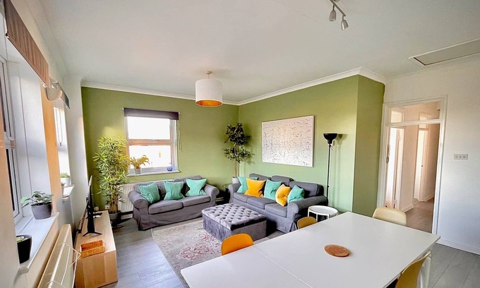 Wokingham Apartamento | Wokingham Stylish 4 bedroom Townhouse Central Wokingham 41