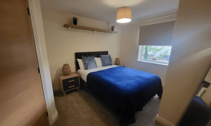 Wokingham Apartamento | Wokingham Stylish Two Bedroom Apartment