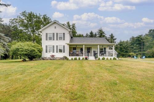 Westler Lake Casa | Wolcottville Farmhouse 18 Mi to Shipshewana