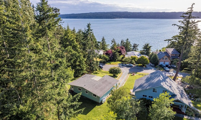 Langley Casa | Wolf Beach Cottage by AvantStay | Harbor Views