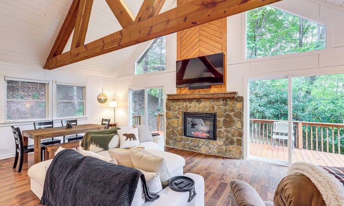 Wolf Laurel Cabina | Wolf Laurel Escape: Village Club & Scenic Views!