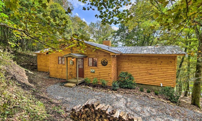 Wolf Laurel Casa | Wolf Laurel Resort Cabin Near Hiking and Skiing!