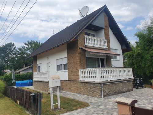 Balatonkeresztur Casa | Wolf Vendégház