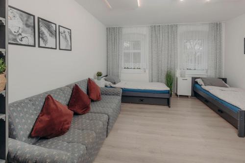 Fabryczna Apartamento | WOLSKA APARTMENT 80m2 - 7 people, 3 rooms