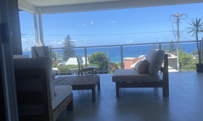 Wombarra Casa | Wombarra Sea View House on Lawrence Hargrave Drive