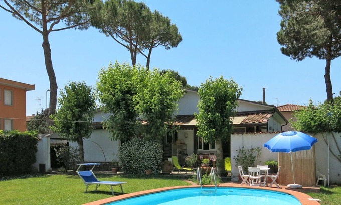 Torre del Lago Puccini Casa | Casa de vacaciones privada con WIFI, piscina privada, TV, terraza, mascotas permitida, aparcamiento