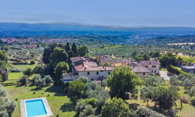 Castelfranco di Sopra Villa | Casa de vacaciones privada con piscina privada, WIFI, TV, patio, vista panorámica, aparcamiento