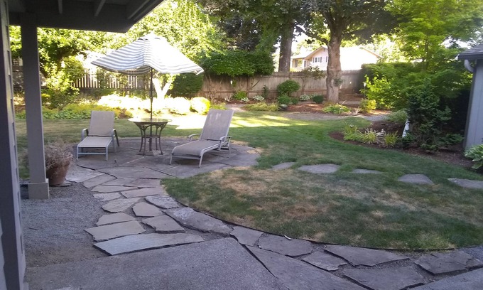 Starcrest Casa | Wonderful 1-bedroom in Northwest Vancouver with Awesome Yard!