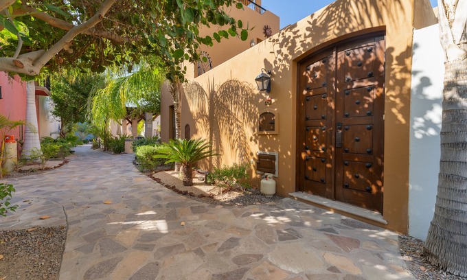 Nopolo Casa | Wonderful 2bedrooms home next to the community pool