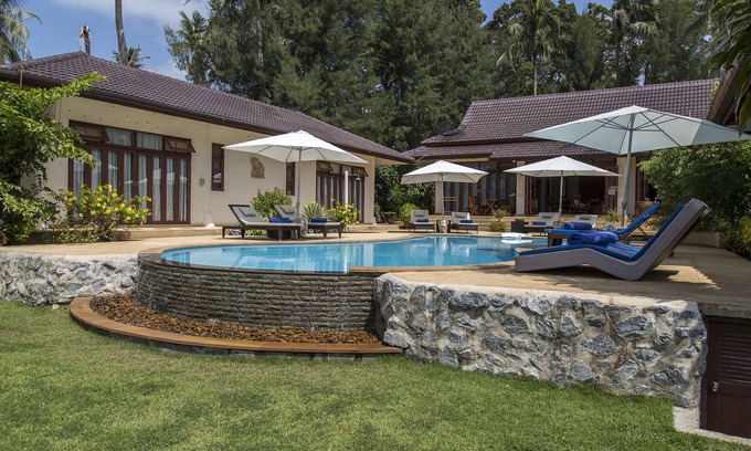 Thong Krut Villa | Maravillosa villa de 2 dormitorios con piscina y jardines