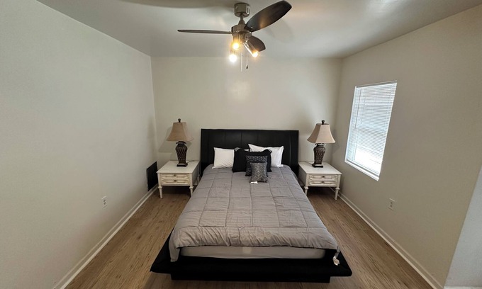 Near Eastside Casa | Wonderful 3-bedroom house with AC in Indianapolis
