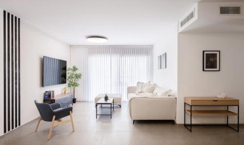 Nahariya Apartamento | Wonderful 3 bedroom on the beach
