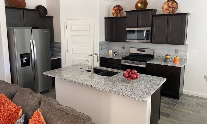 Green Valley Casa | Wonderful 3 BR House in Sahuarita. Private yard w/putting green. No age limits