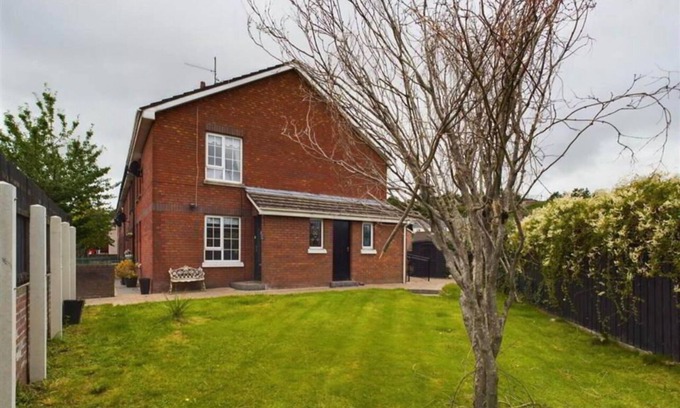 Newry Casa | Wonderful 4-bedroom house in Newry Central