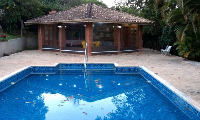 Braganca Paulista Casa | Maravillosa y acogedora en Condominio. 16 personas. Tarifas especiales!