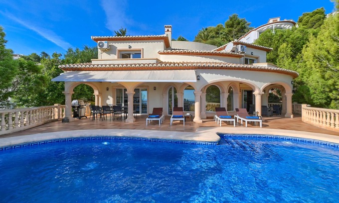 Mar Azul Villa | Villa maravillosa y confortable en Jávea, Costa Blanca, España con piscina privada para 8 personas