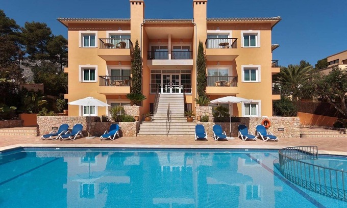 Cala San Vicente Apartamento | Maravilloso apartamento "Pinos Altos T2" con piscina, Wi-Fi, balcón y terraza