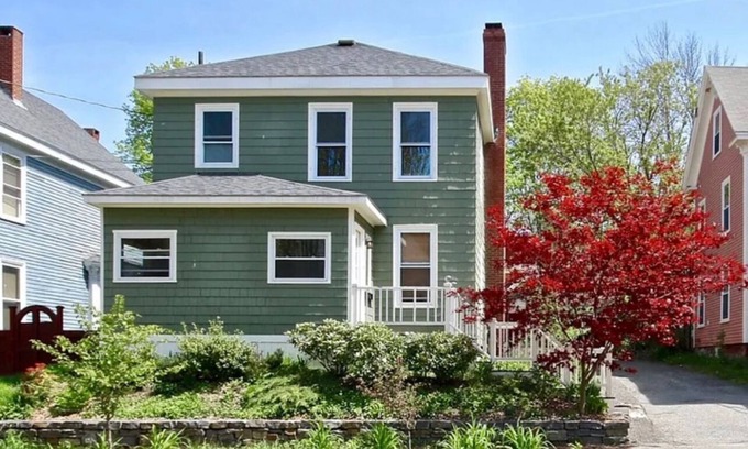 Oakdale Apartamento | Wonderful Back Cove 2BR Apartment, Near Downtown