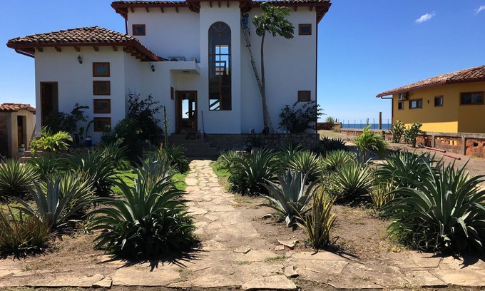 Salinas Grandes Casa | Maravillosa casa frente al mar con piscina, a pocos pasos del surf o la pesca
