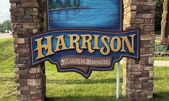 Harrison Cabina | Wonderful cabin with AC in charming Harrison, MI